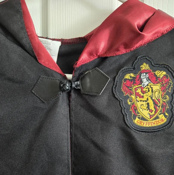 Harry Potter Robe Kids Medium Gryffindor Black Red Costume Hermione Cloak Hood - Picture 2 of 12